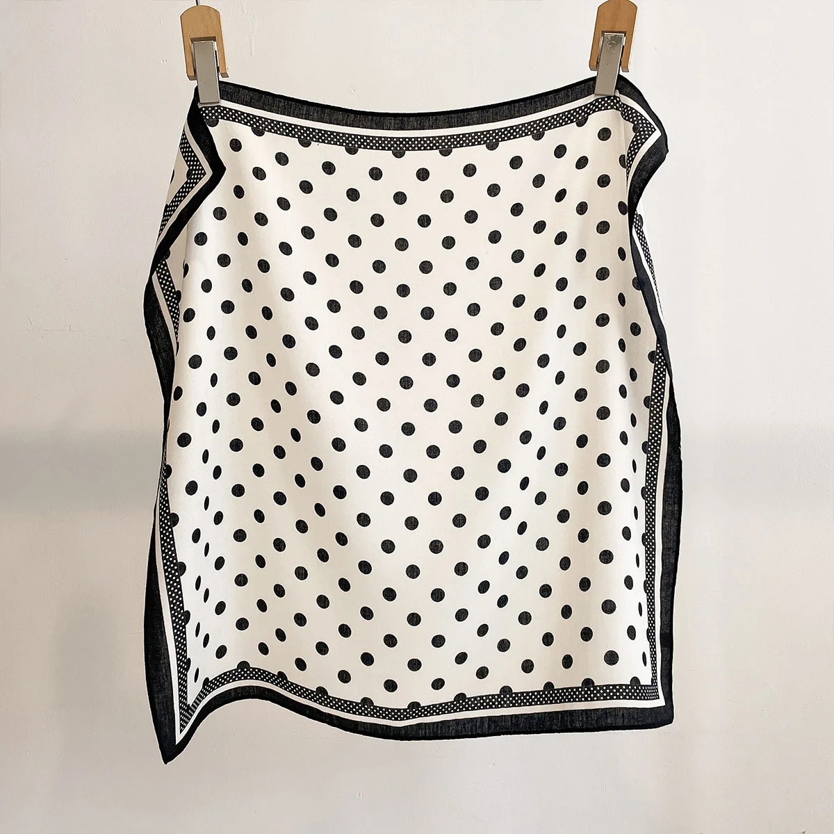 Luxury Polka Dot Printed Squar - Face Scarf Mask avis et prix