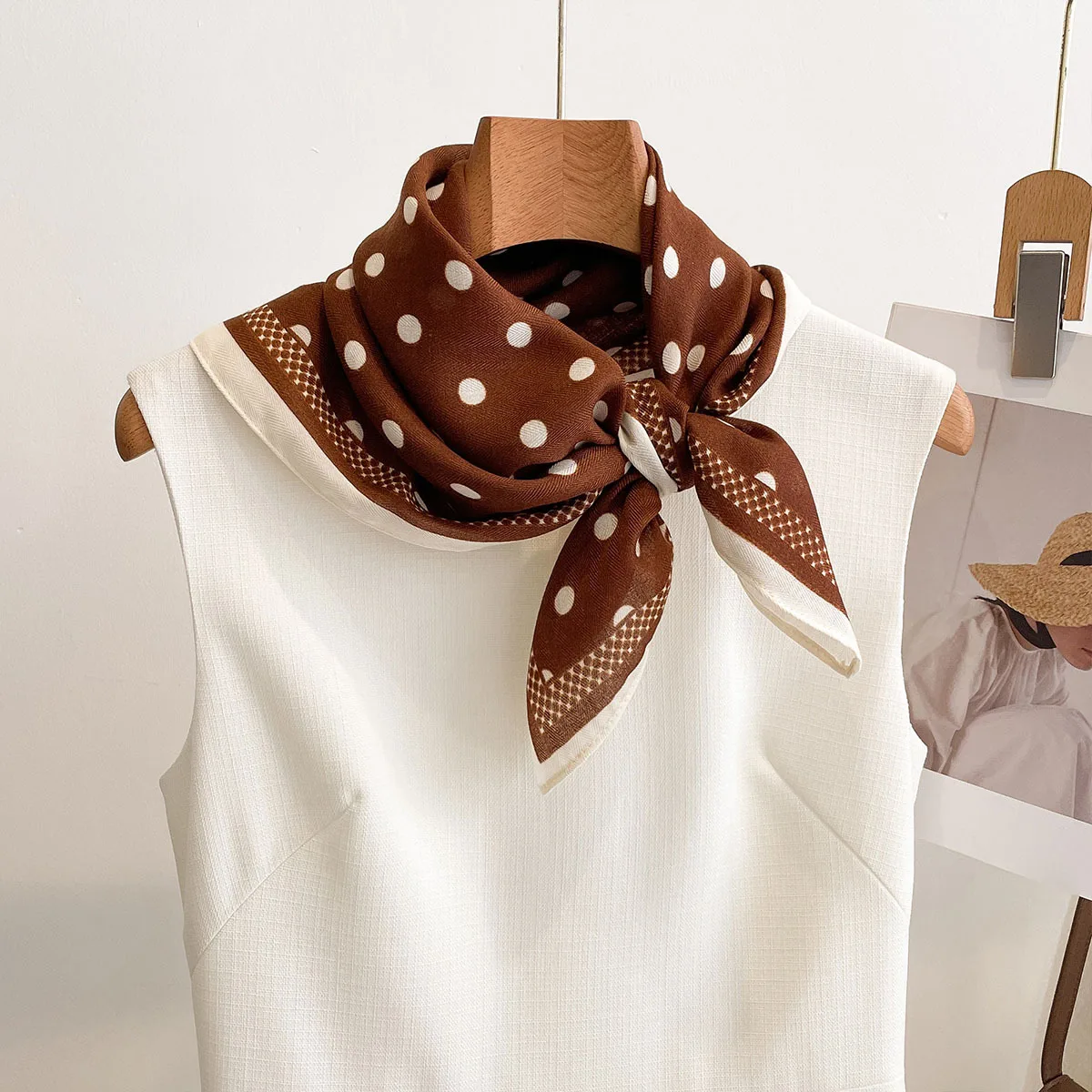 Luxury Polka Dot Printed Squar - Face Scarf Mask avis et prix