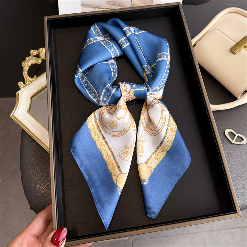 Blue Classic Chain Print Squar - Ascot Neck Scarf avis et prix