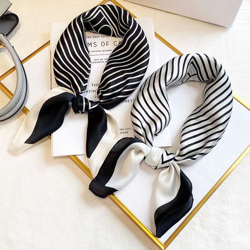 Fashion Square 70cm Black and  - Silk Tie Striped avis et prix