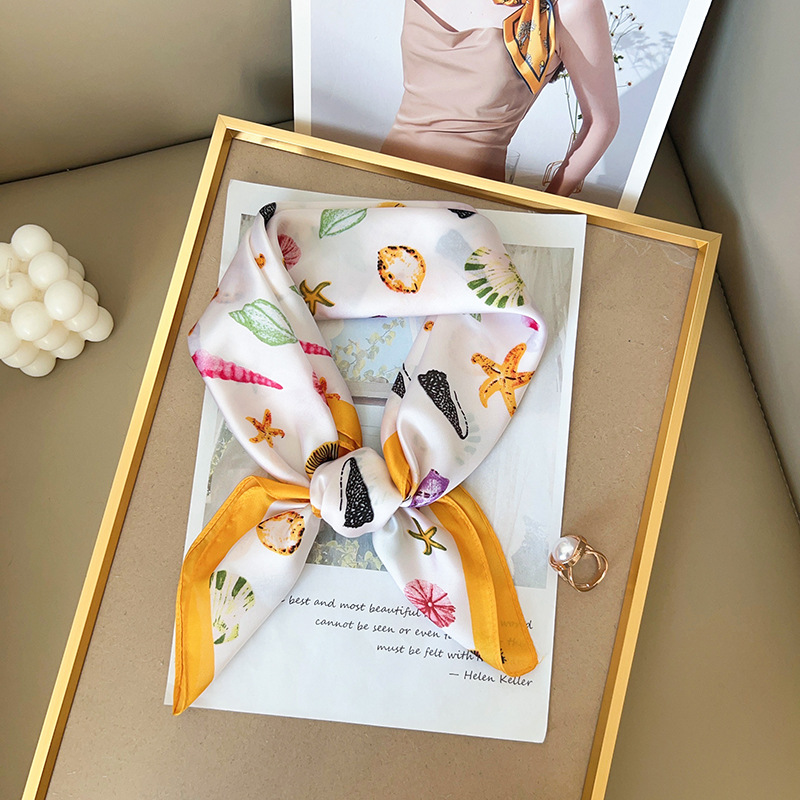 Women Silk Feeling Square Scar - Face Scarf Mask avis et prix
