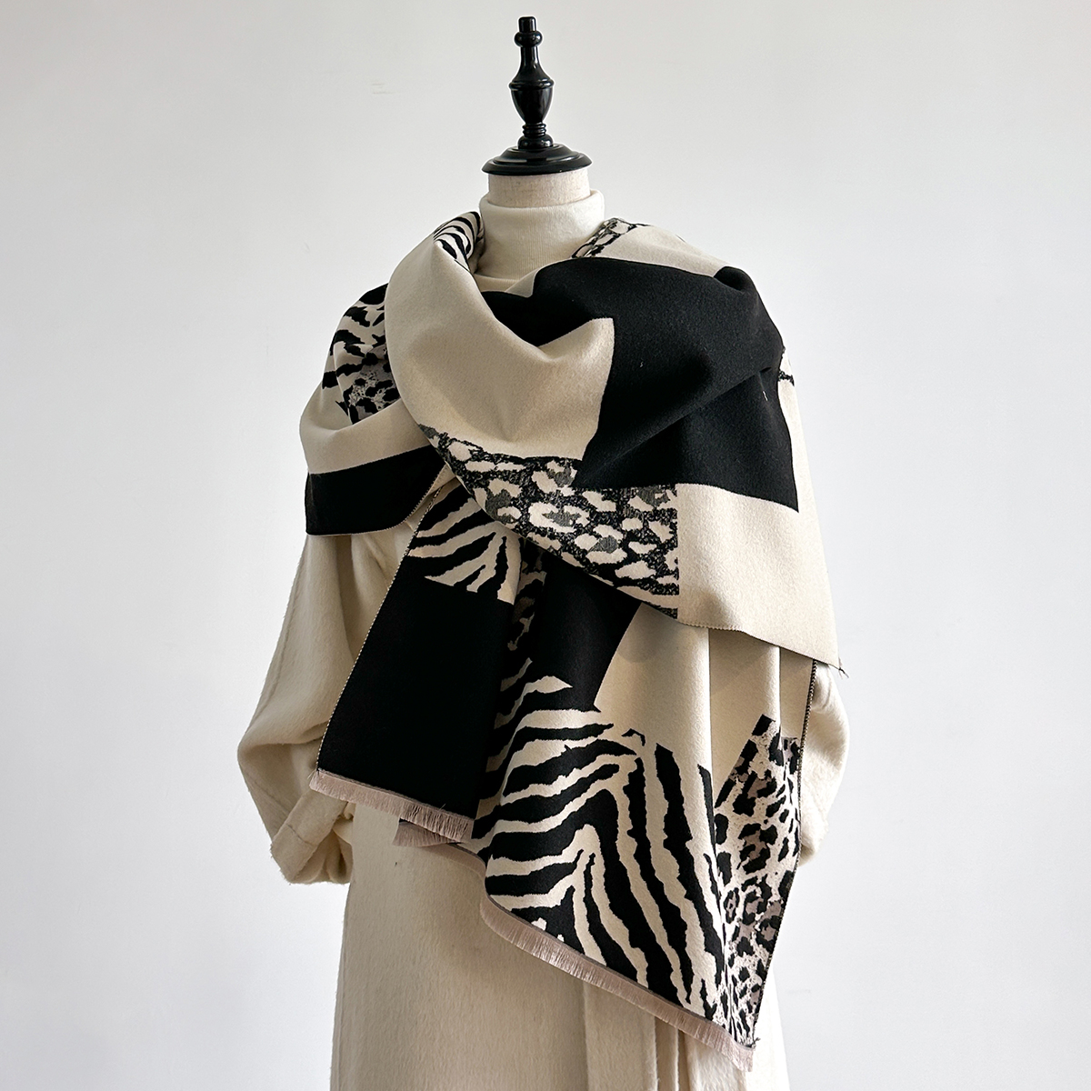 New Brand Elegance Two-Sided L - Woven Scarf Blanket avis et prix