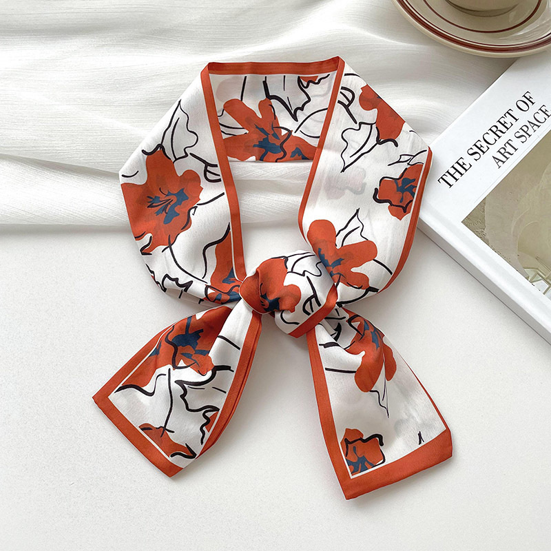 New luxury Brand Model Small S - Ascot Neck Scarf avis et prix